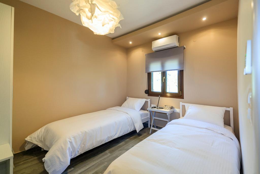 וורוורו Kissos Apartments מראה חיצוני תמונה
