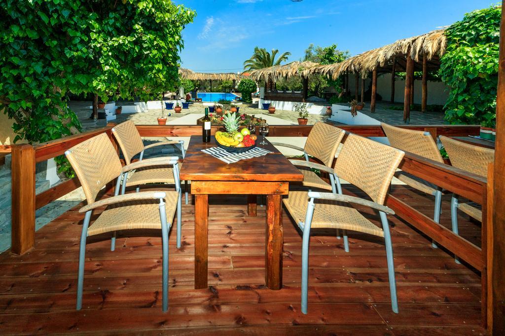 וורוורו Kissos Apartments מראה חיצוני תמונה